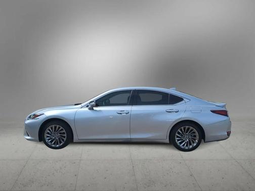 Iridium 2025 Lexus ES 300h Luxury