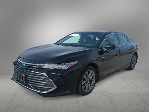 2019 Toyota Avalon Hybrid XLE