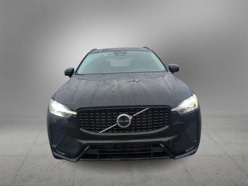 2025 Volvo XC60 B5 Core