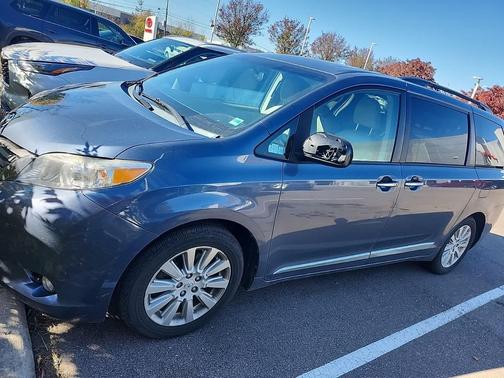 2014 Toyota Sienna XLE