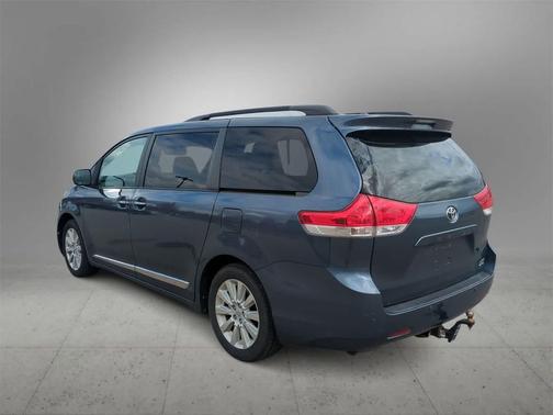 2014 Toyota Sienna XLE