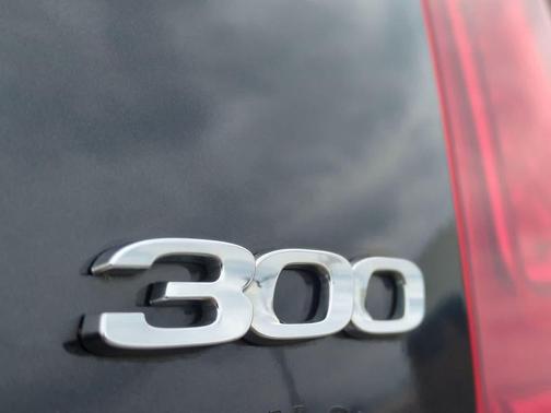 2017 Chrysler 300 Limited