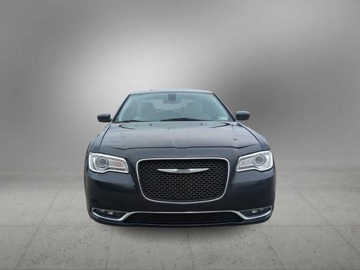 Maximum Steel Metallic Clearcoat 2017 Chrysler 300 Limited