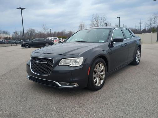 2017 Chrysler 300 Limited
