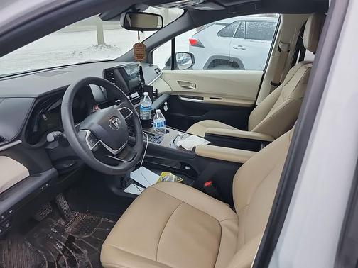 2024 Toyota Sienna XLE