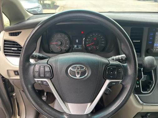 2015 Toyota Sienna LE
