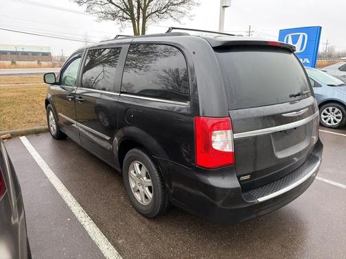 2013 Chrysler Town & Country Touring