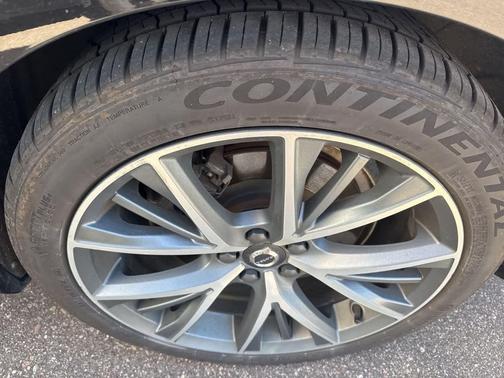 2017 Volvo S90 T6 Momentum