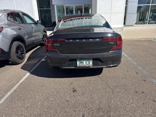 2017 Volvo S90 T6 Momentum