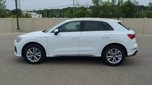 2024 Audi Q3 Premium 45 TFSI S line quattro Tiptronic