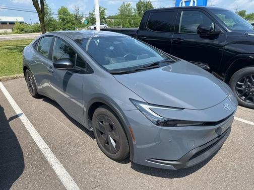 2024 Toyota Prius LE
