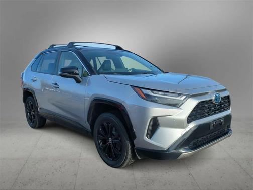 2022 Toyota RAV4 Hybrid SE