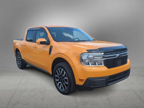 Cyber Orange Tricoat Metallic 2022 Ford Maverick Lariat