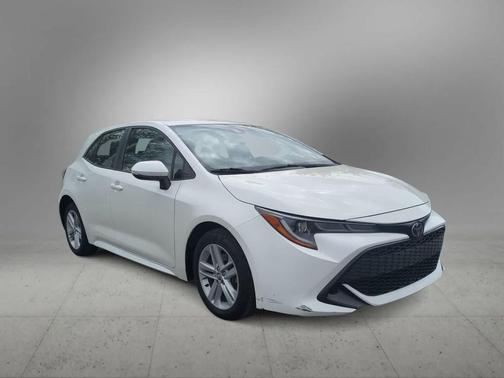 Blizzard Pearl 2020 Toyota Corolla SE
