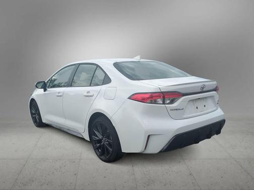 Ice Cap 2026 Toyota Corolla Hybrid SE