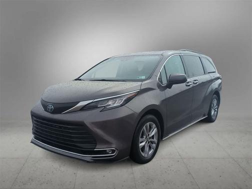 2022 Toyota Sienna XLE