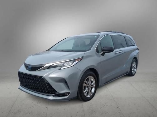 2023 Toyota Sienna XSE 7 Passenger