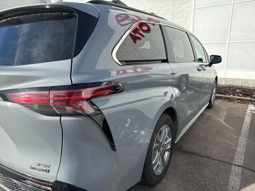 2023 Toyota Sienna XSE 7 Passenger