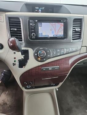 2013 Toyota Sienna XLE