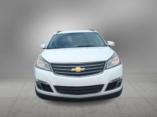 Summit White 2017 Chevrolet Traverse 1LT