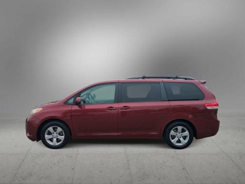 Salsa Red Pearl 2013 Toyota Sienna LE