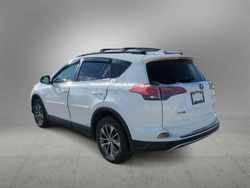 2018 Toyota RAV4 Hybrid XLE