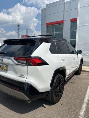 2023 Toyota RAV4 Hybrid SE