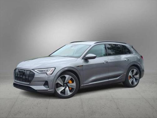 2022 Audi e-tron Premium Plus