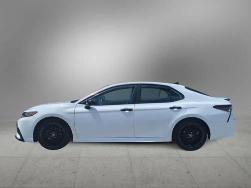Super White 2021 Toyota Camry SE