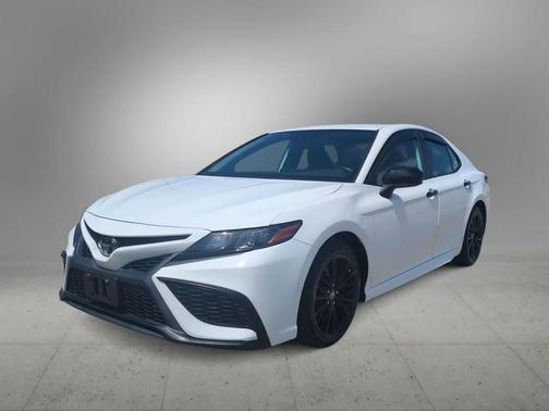 Super White 2021 Toyota Camry SE
