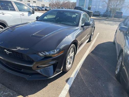 2022 Ford Mustang EcoBoost