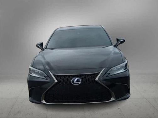 2022 Lexus ES 300h F SPORT