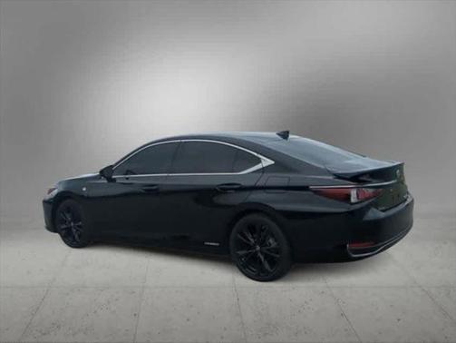 2022 Lexus ES 300h F SPORT