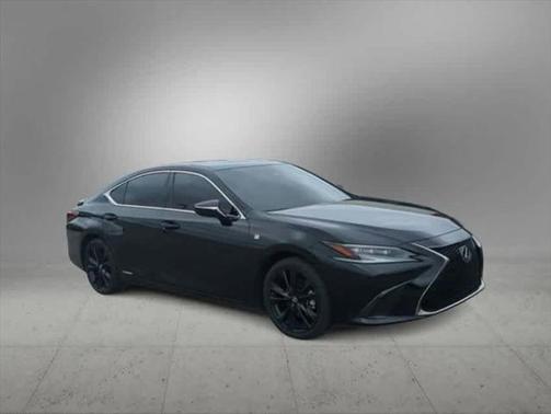 2022 Lexus ES 300h F SPORT