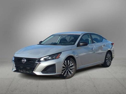 Brilliant Silver Metallic 2024 Nissan Altima 2.5 SV