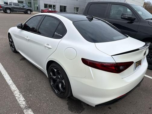 2023 Alfa Romeo Giulia Estrema AWD