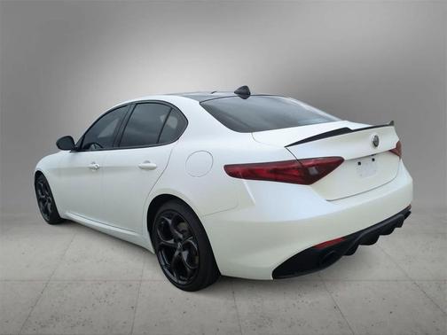 2023 Alfa Romeo Giulia Estrema AWD