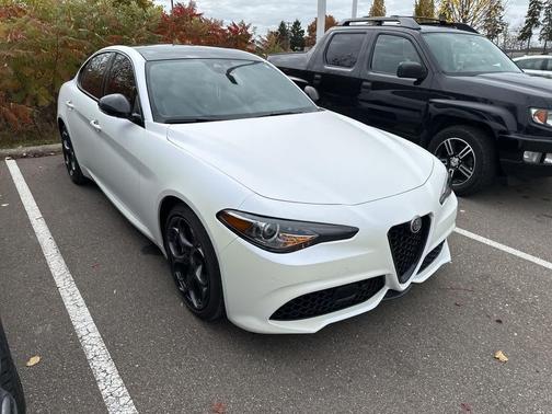 2023 Alfa Romeo Giulia Estrema AWD