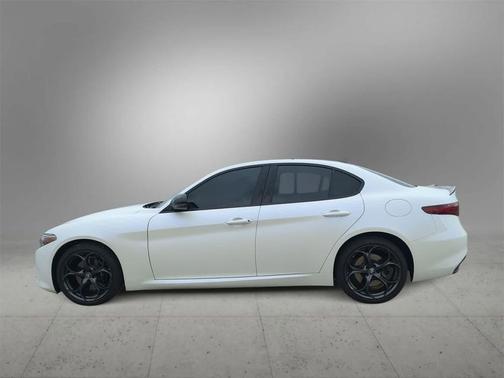 2023 Alfa Romeo Giulia Estrema AWD