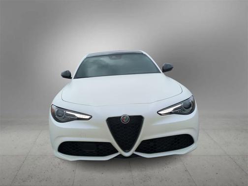 2023 Alfa Romeo Giulia Estrema AWD
