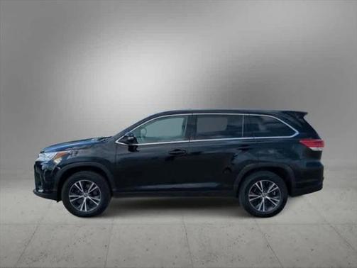 2019 Toyota Highlander LE I4