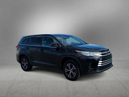 2019 Toyota Highlander LE I4