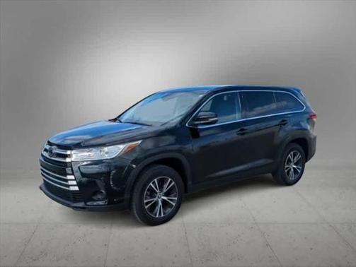 2019 Toyota Highlander LE I4