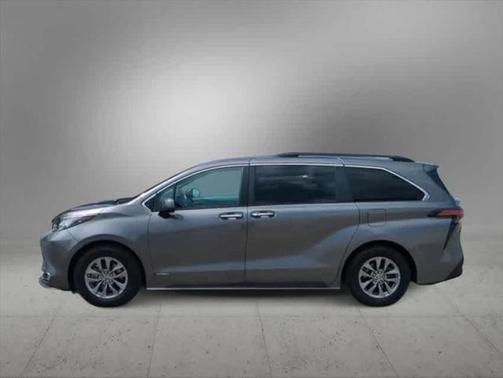 2021 Toyota Sienna XLE 7 Passenger