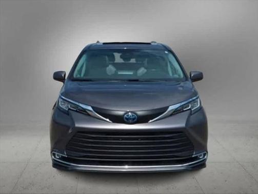 2021 Toyota Sienna XLE 7 Passenger