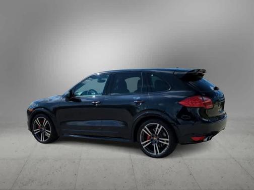 Jet Black Metallic 2014 Porsche Cayenne Turbo