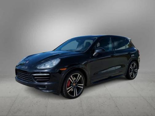 Jet Black Metallic 2014 Porsche Cayenne Turbo