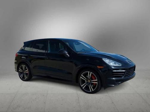Jet Black Metallic 2014 Porsche Cayenne Turbo