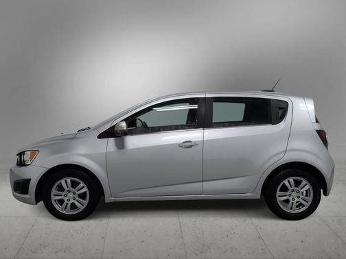 Silver Ice Metallic 2016 Chevrolet Sonic LT