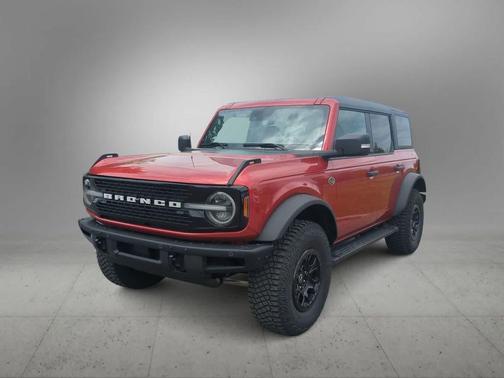 Hot Pepper Red Metallic Tinted Clearcoat 2024 Ford Bronco Wildtrak